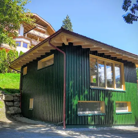 Modernes Mit Terrasse Und Parkplatz In Den Alpen Kirchberg in Tirol