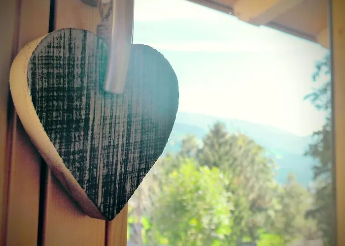 Modernes Mit Terrasse Und Parkplatz In Den Alpen *